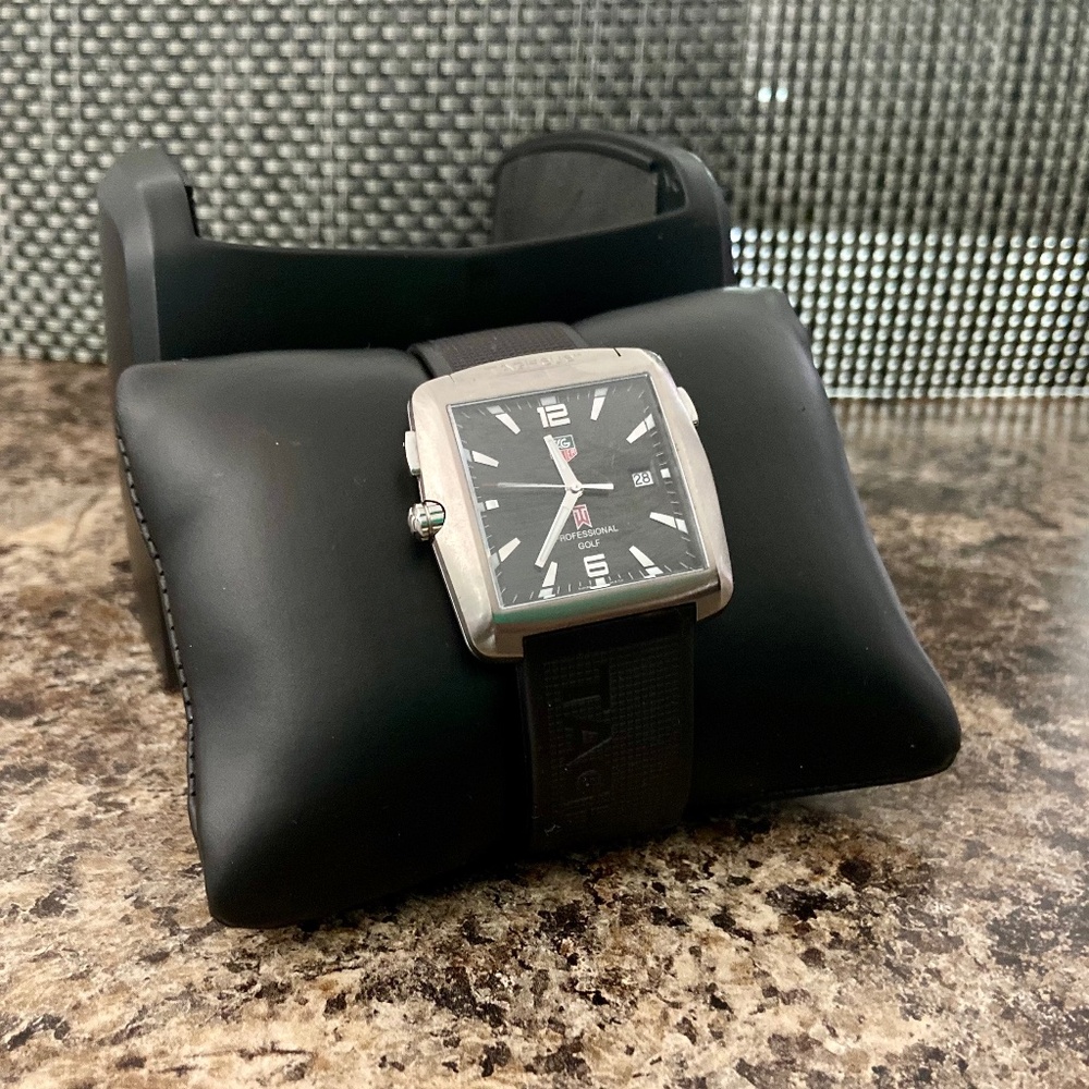 TAG Heuer Professional Golf Men's Black Watch - WAE1111-0